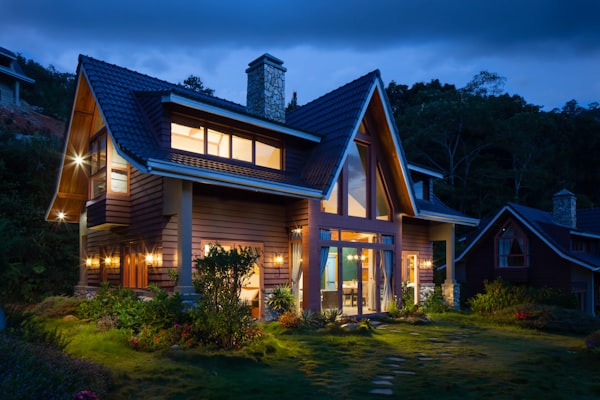 After cleaning - beautiful modern home with clean roof